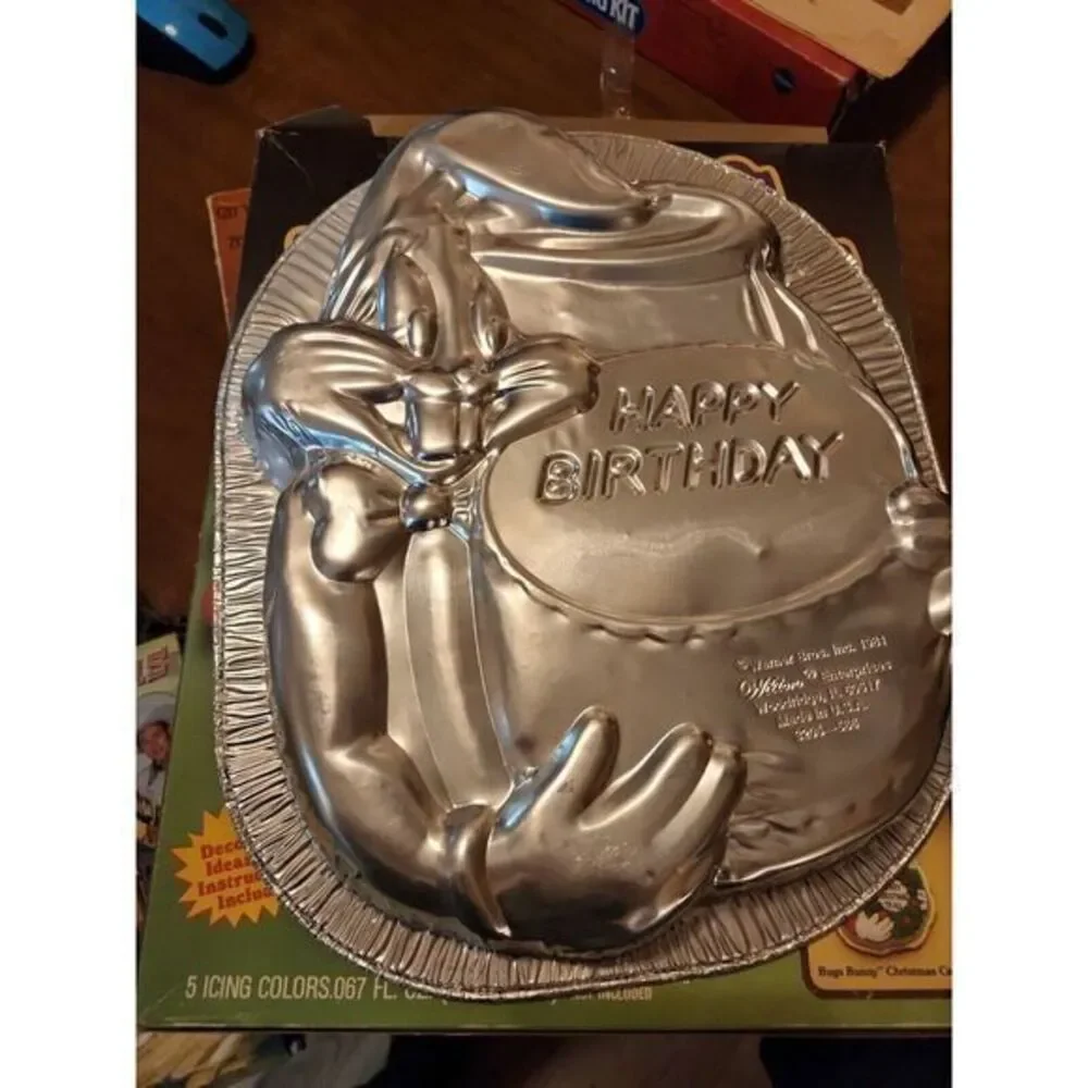 Bugs Bunny‎ Happy Easter Birthday all holiday Cake Decorating Kit Wilton